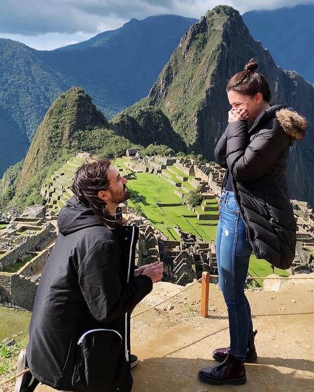 Jay Weinberg, baterista de Slipknot, le pidió matrimonio a su novia en Machu Picchu. Slipknot en Machu Picchu